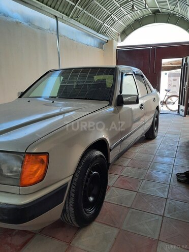 Mercedes E 230 1986, 375,899 km - 2.3 l - Sumqayıt