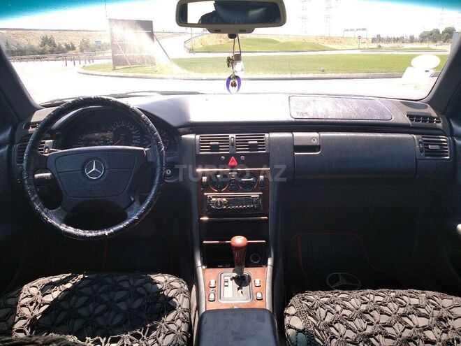 Mercedes E 230 1996, 434,000 km - 2.3 l - Bakı