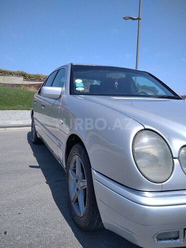 Mercedes E 230 1996, 434,000 km - 2.3 l - Bakı