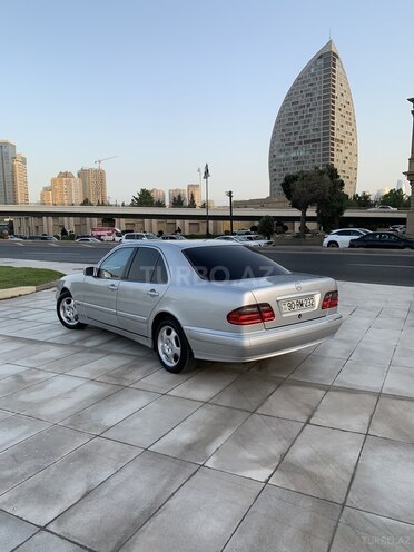 Mercedes E 240 2000, 233,000 km - 2.4 l - Bakı