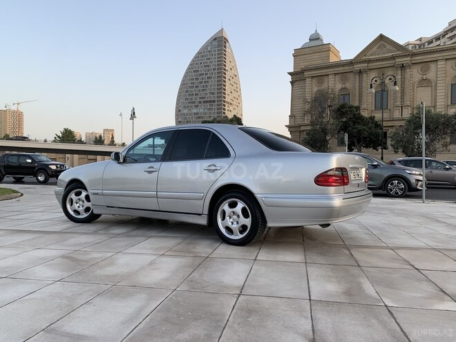 Mercedes E 240 2000, 233,000 km - 2.4 l - Bakı