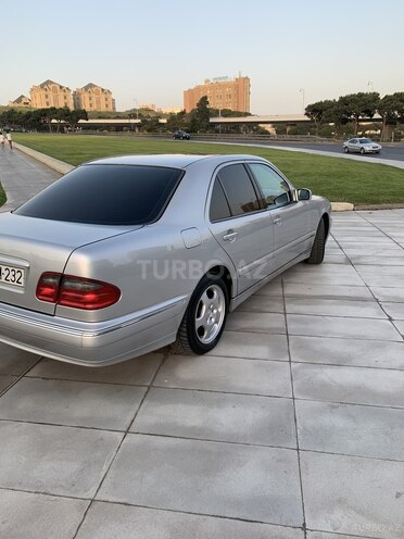 Mercedes E 240 2000, 233,000 km - 2.4 l - Bakı