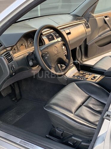 Mercedes E 240 2000, 233,000 km - 2.4 l - Bakı