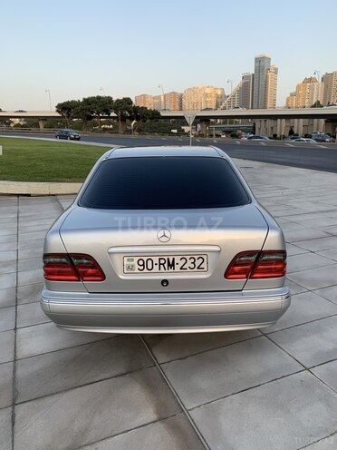 Mercedes E 240 2000, 233,000 km - 2.4 l - Bakı