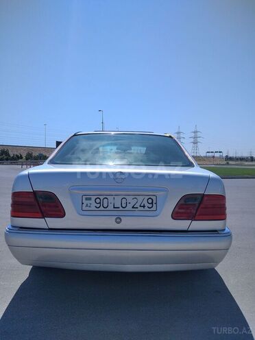 Mercedes E 230 1996, 434,000 km - 2.3 l - Bakı