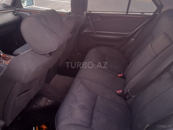 Mercedes E 240 1999, 294,300 km - 2.4 л - Bakı