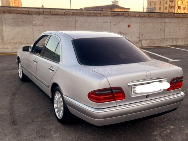 Mercedes E 240 1999, 294,300 km - 2.4 л - Bakı