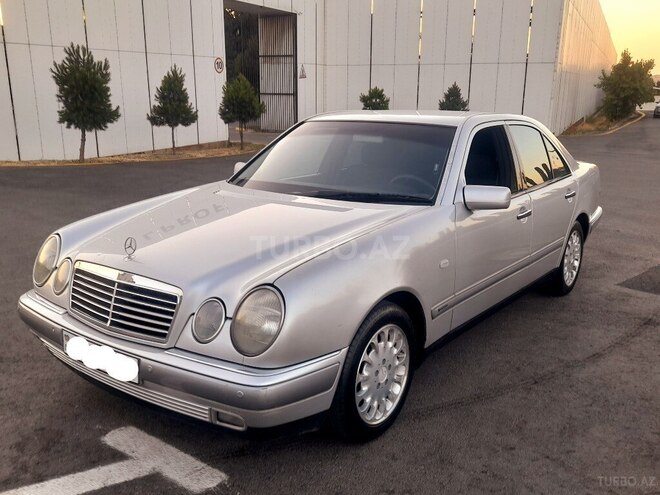 Mercedes E 240 1999, 294,300 km - 2.4 л - Bakı