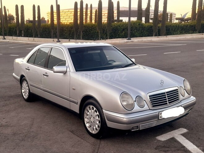 Mercedes E 240 1999, 294,300 km - 2.4 л - Bakı