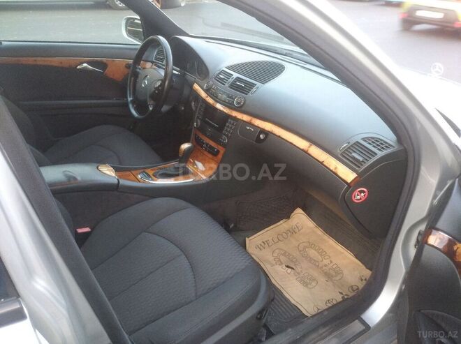 Mercedes E 220 2002, 283,840 km - 2.2 l - Bakı