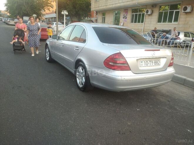 Mercedes E 220 2002, 283,840 km - 2.2 l - Bakı