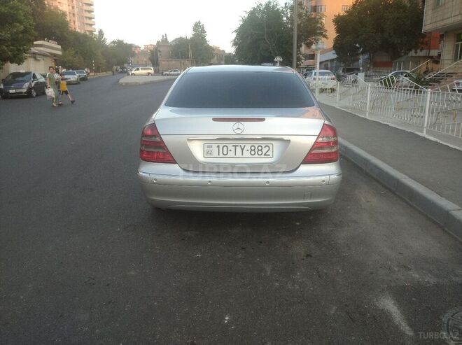 Mercedes E 220 2002, 283,840 km - 2.2 l - Bakı