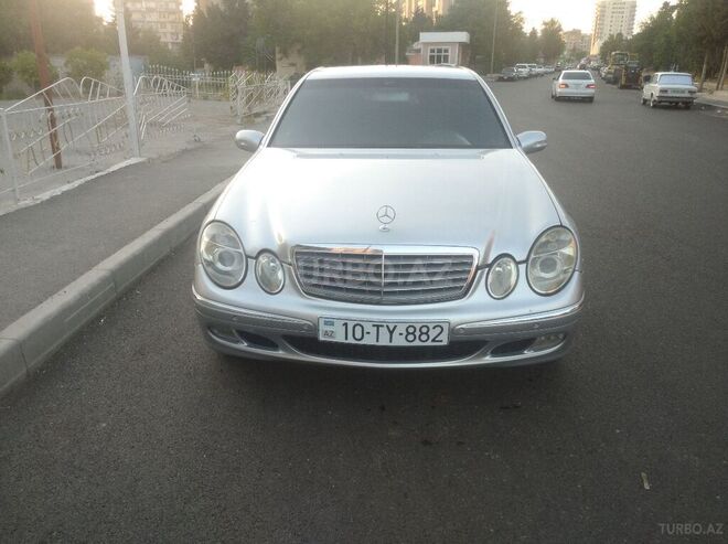 Mercedes E 220 2002, 283,840 km - 2.2 l - Bakı