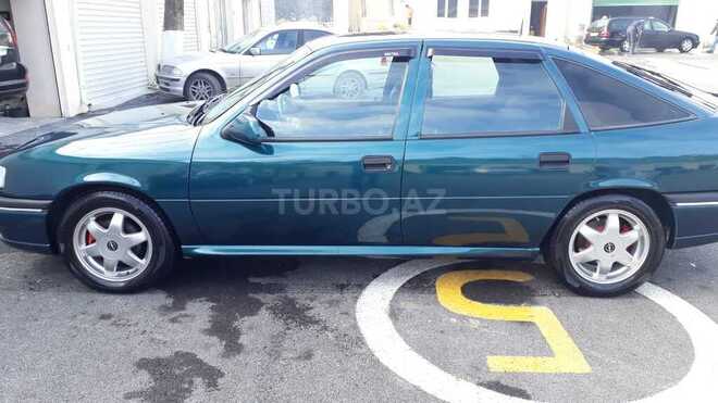 Opel Vectra 1995, 310,000 km - 2.0 l - Bakı