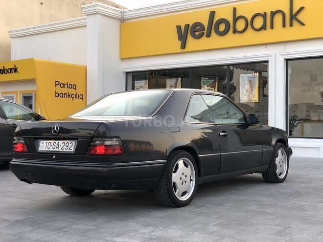 Mercedes E 220 1993, 418,827 km - 2.2 l - Bakı