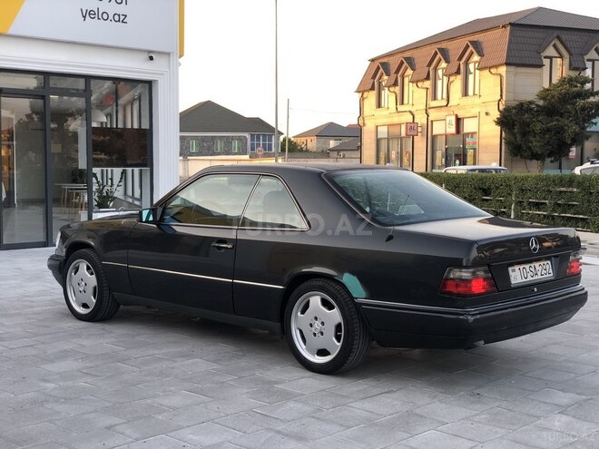 Mercedes E 220 1993, 418,827 km - 2.2 l - Bakı