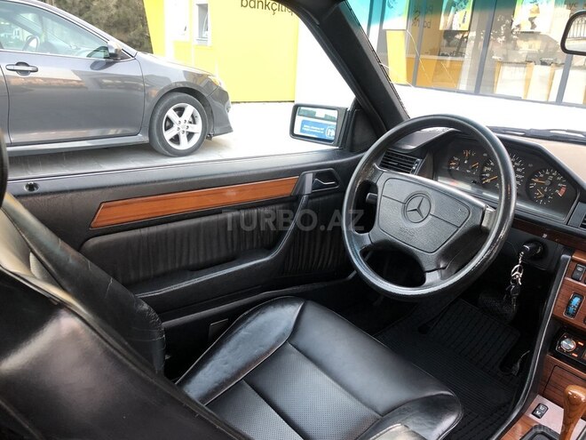 Mercedes E 220 1993, 418,827 km - 2.2 l - Bakı