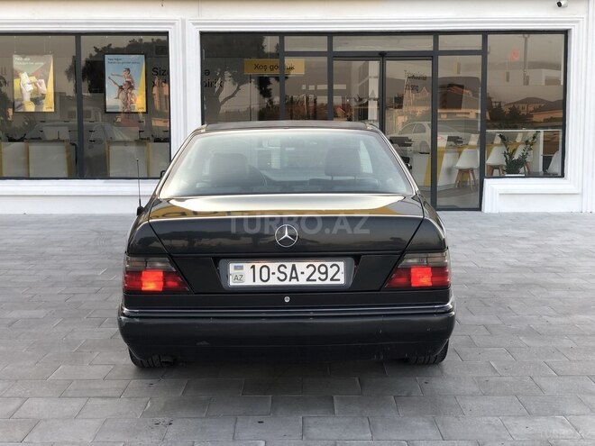 Mercedes E 220 1993, 418,827 km - 2.2 l - Bakı