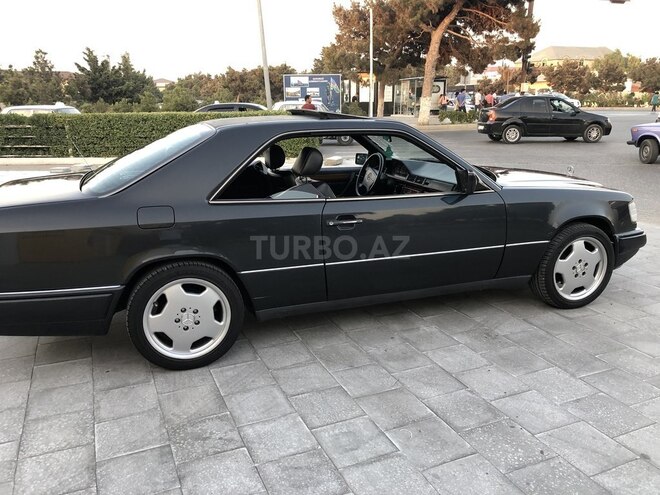 Mercedes E 220 1993, 418,827 km - 2.2 l - Bakı