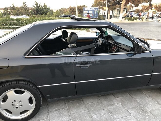 Mercedes E 220 1993, 418,827 km - 2.2 l - Bakı