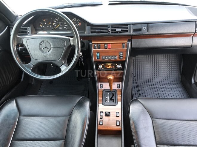 Mercedes E 220 1993, 418,827 km - 2.2 l - Bakı
