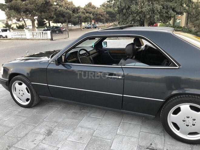 Mercedes E 220 1993, 418,827 km - 2.2 l - Bakı