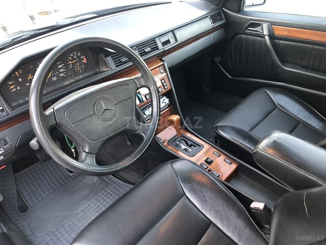 Mercedes E 220 1993, 418,827 km - 2.2 l - Bakı
