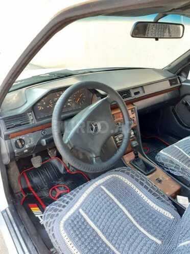 Mercedes E 200 1991, 368,000 km - 2.0 l - Bakı