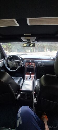 Mercedes E 240 1998, 288,000 km - 2.4 l - Bakı