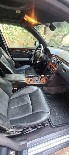 Mercedes E 240 1998, 288,000 km - 2.4 l - Bakı