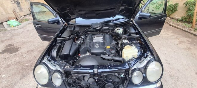 Mercedes E 240 1998, 288,000 km - 2.4 l - Bakı
