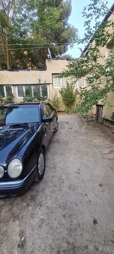 Mercedes E 240 1998, 288,000 km - 2.4 l - Bakı