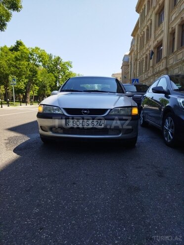 Opel Astra 1996, 599,999 km - 2.0 л - Bakı