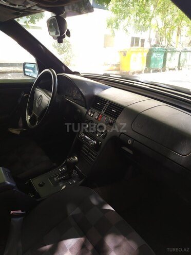 Mercedes C 220 1995, 256,000 km - 2.2 л - Bakı