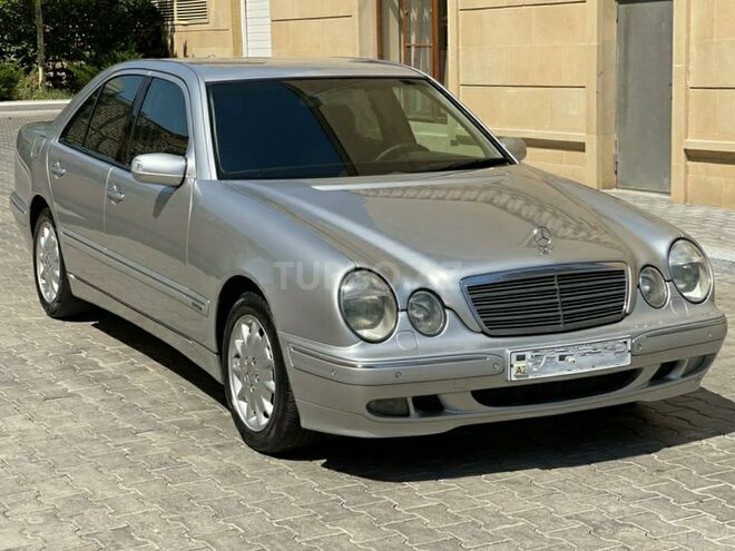 Mercedes E 220 2001, 277,000 km - 2.2 л - Bakı