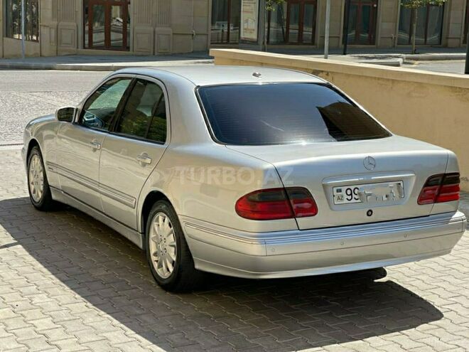 Mercedes E 220 2001, 277,000 km - 2.2 л - Bakı