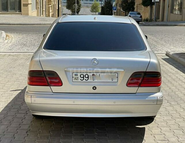 Mercedes E 220 2001, 277,000 km - 2.2 л - Bakı