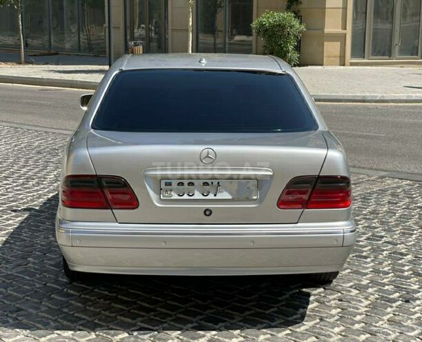 Mercedes E 220 2001, 277,000 km - 2.2 л - Bakı