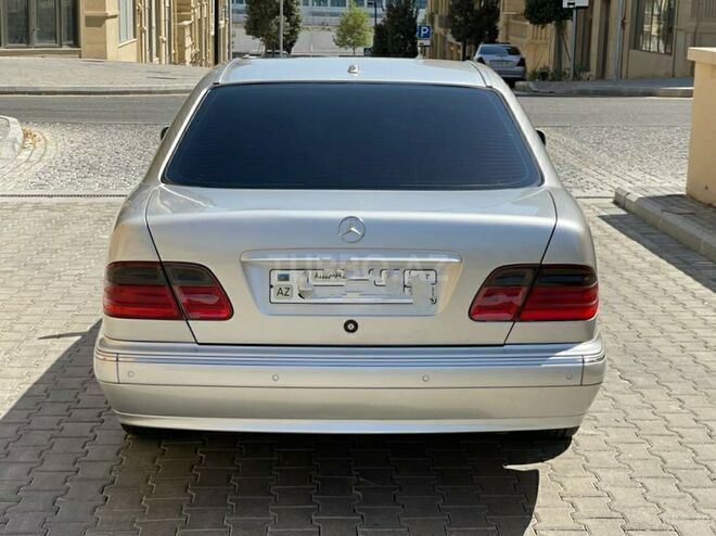 Mercedes E 220 2001, 277,000 km - 2.2 л - Bakı