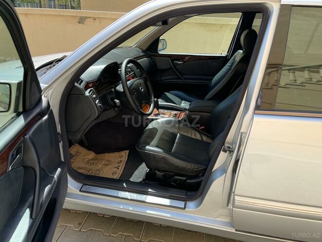Mercedes E 220 2001, 277,000 km - 2.2 л - Bakı