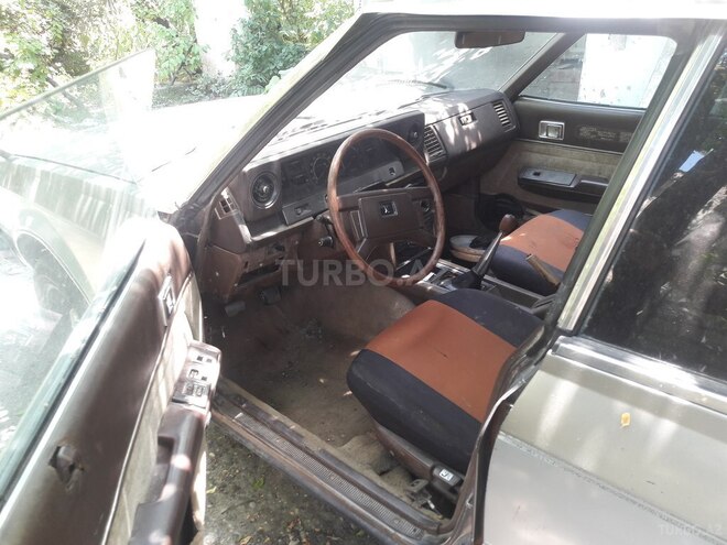Toyota  1981, 74,000 km - 2.4 l - Qusar