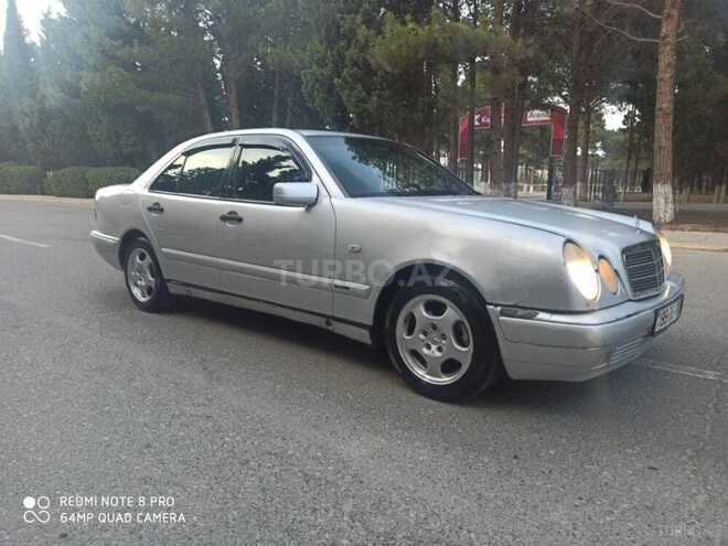 Mercedes E 220 1998, 346,700 km - 2.2 l - Sumqayıt