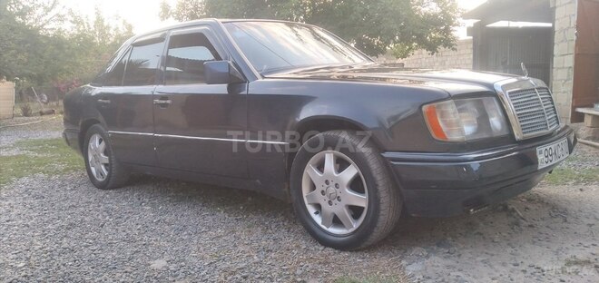 Mercedes E 220 1993, 345,789 km - 2.2 l - Beyləqan