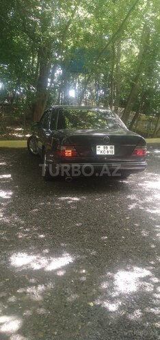 Mercedes E 220 1993, 345,789 km - 2.2 l - Beyləqan