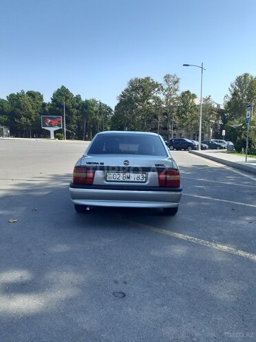 Opel Vectra 1994, 200,000 km - 1.8 l - Mingəçevir