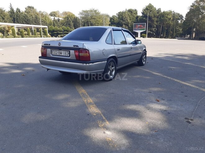Opel Vectra 1994, 200,000 km - 1.8 l - Mingəçevir