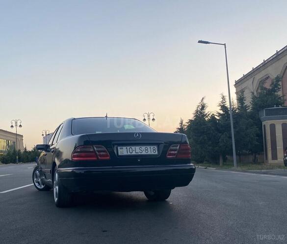 Mercedes E 240 1999, 220,000 km - 2.4 л - Bakı