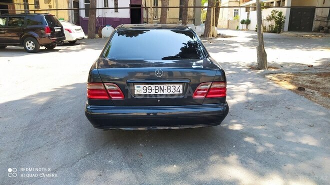 Mercedes E 200 1999, 262,300 km - 2.0 л - Bakı