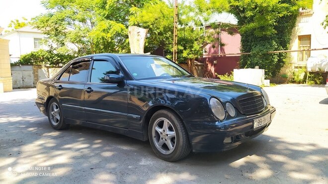 Mercedes E 200 1999, 262,300 km - 2.0 л - Bakı