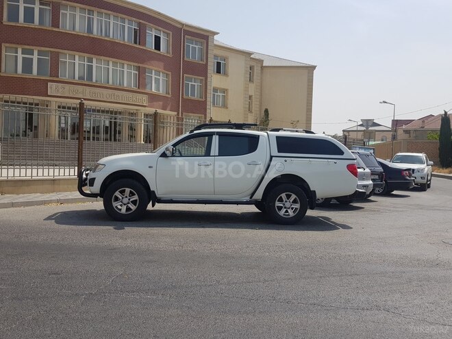 Mitsubishi L200 2015, 114,307 km - 2.5 л - Bakı